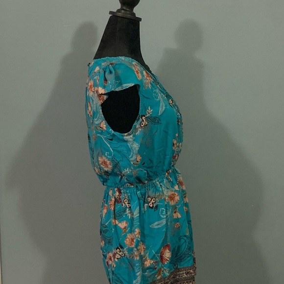 Francesca’s Collection Romper. Large. Belt is missing. - Picture 4 of 14